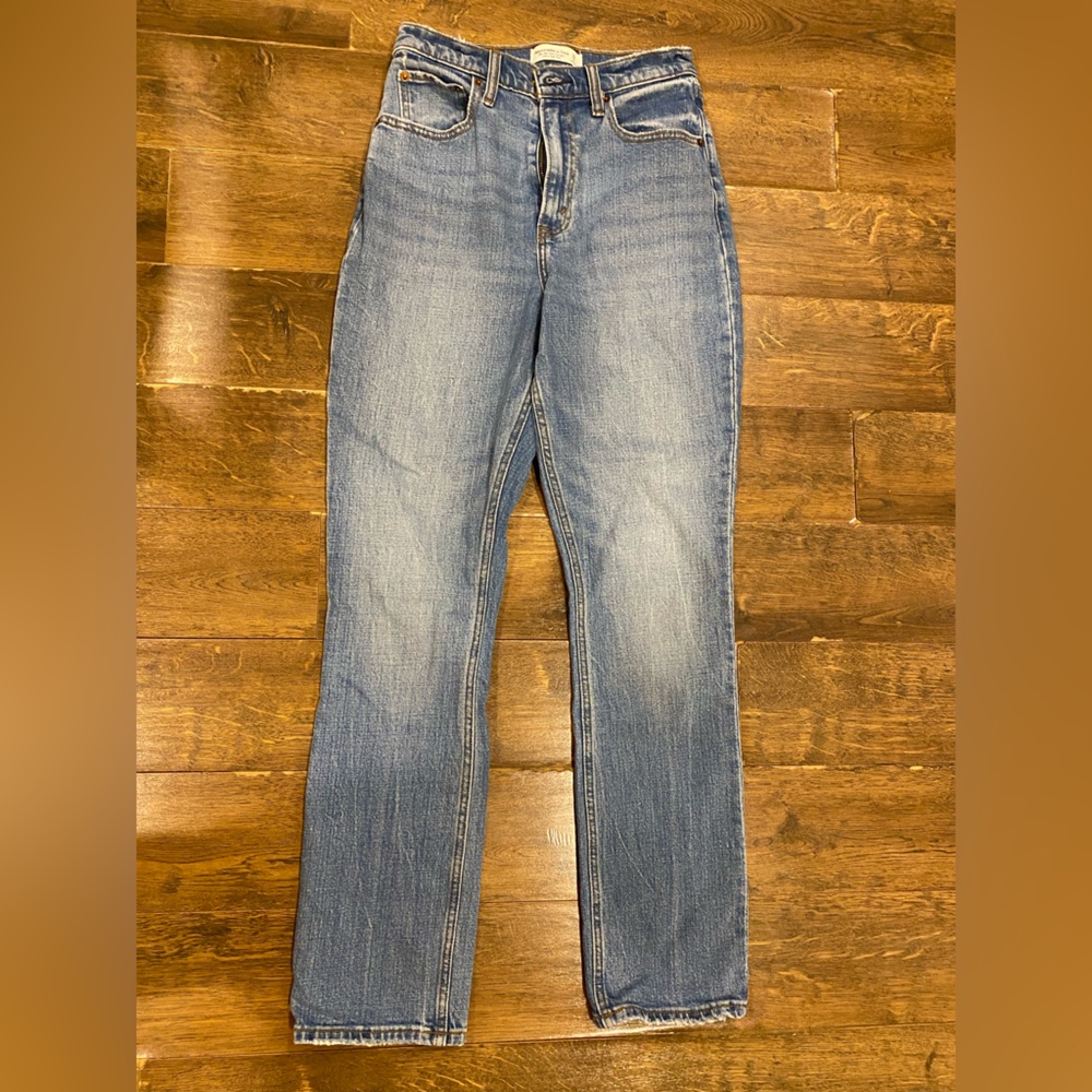 Abercrombie & Fitch 90s Slim Straight Ultra High Rise- Curve Love 2s/26s